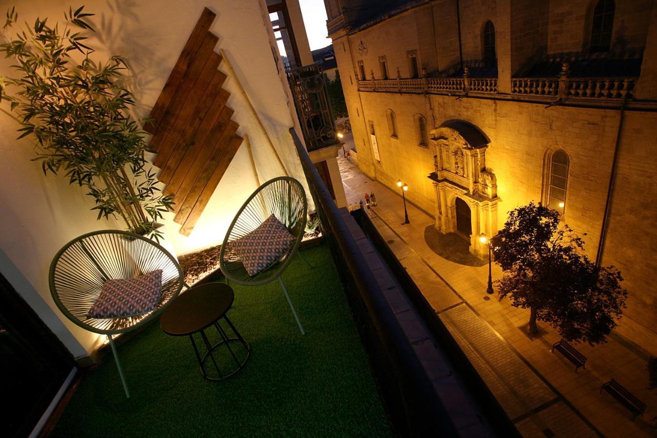 El Atico De La Catedral Apartment Logrono Luaran gambar